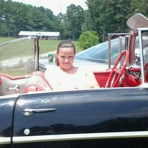 Meet your Posher, Crystal